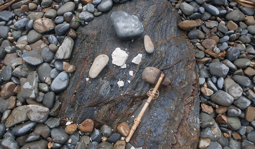 Stone tools being made on the Dolphin Dreaming program, Walgun Cape Byron State Conservation Area. Photo: Lee Middleton/OEH