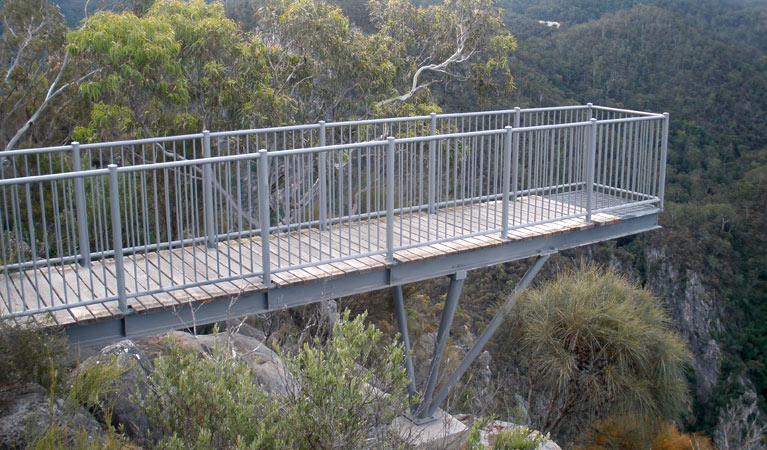 Lookdown Lookout, Bungonia National Park. Photo: Audrey Kutzner/NSW Government